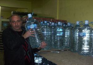 Halk çeşmeye gitti, sucular zarar etti